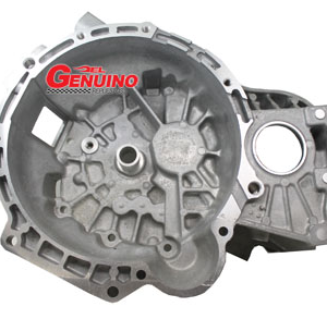 HYUNDAI ACCENT 06  TAPA DEL     PARTE CAJA CAMBIO